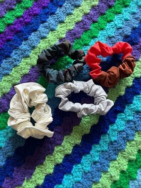 Lululemon Assorted Scrunchie Hair Tie Set - White, lavender Black, Red and Brown